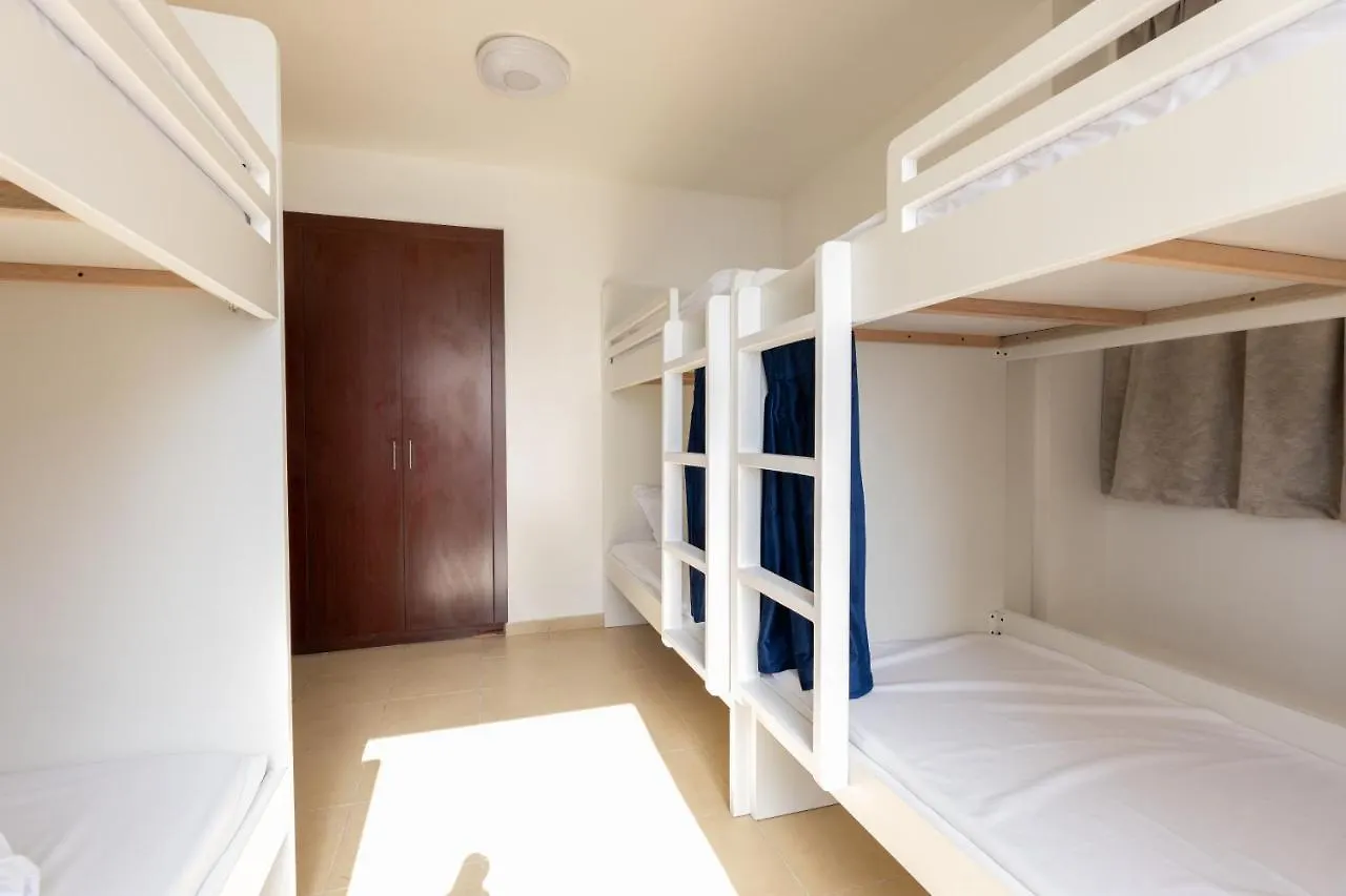 Travel Hub Premium Hostel Dubai